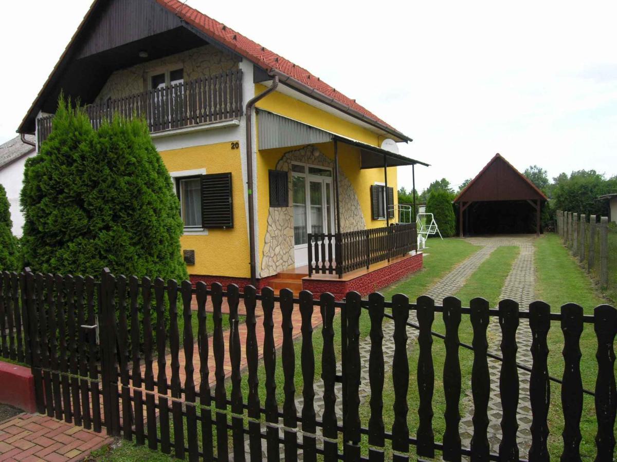 Holiday Home In Balatonmariafuerdo 19426 외부 사진