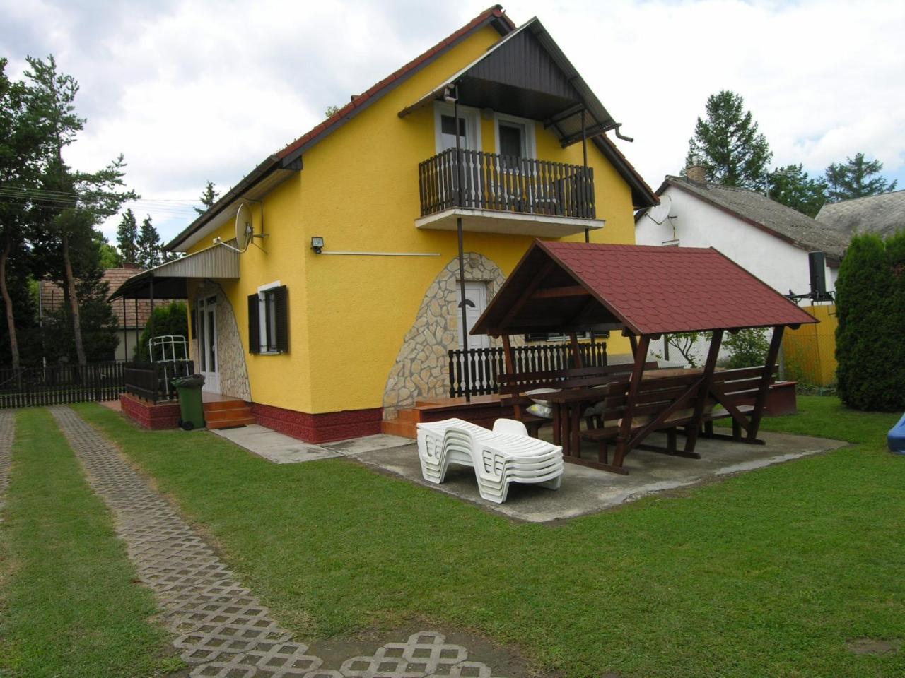 Holiday Home In Balatonmariafuerdo 19426 외부 사진